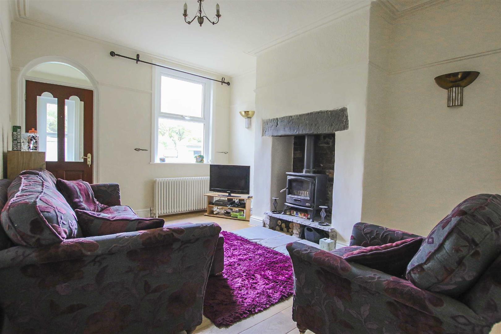 2 Bedroom Detached House For Sale - Main Image